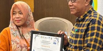 Dinkes Tolitoli Raih Penghargaan Nasional atas Keberhasilan Program Kewaspadaan Dini Penyakit Menular Potensial KLB