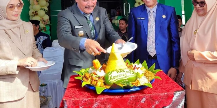 Bupati Tolitoli Pimpin Upacara Hari Amal Bakti RI Di Pelataran Kantor KEMENAG